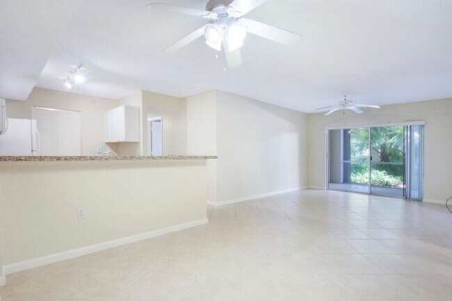 284 Village Blvd in Tequesta, FL - Building Photo - Building Photo