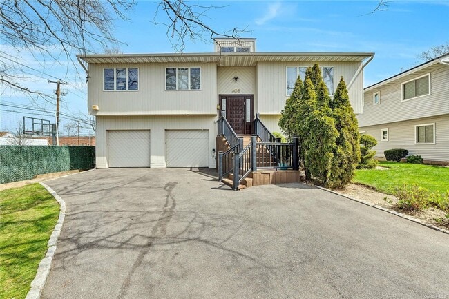 408 Howard Ave in Woodmere, NY - Building Photo - Building Photo