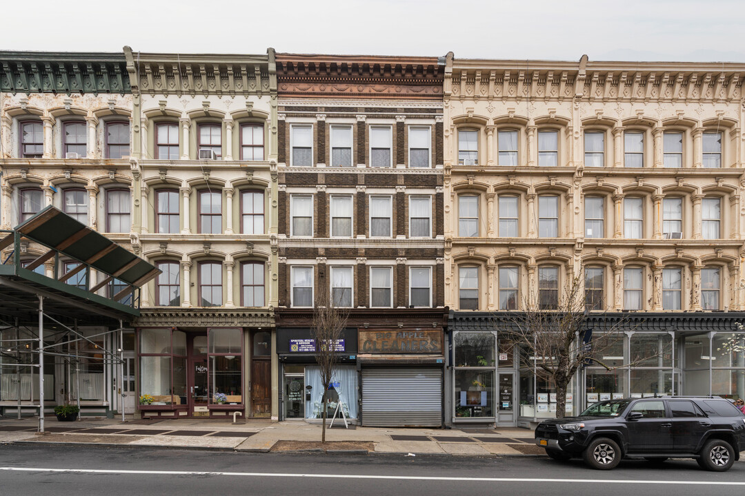 666 Fulton St in Brooklyn, NY - Building Photo