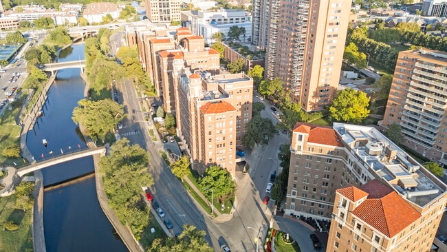 The Majestic in Kansas City, MO - Building Photo - Building Photo