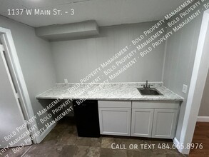 1137 W Main St in Annville, PA - Foto de edificio - Building Photo