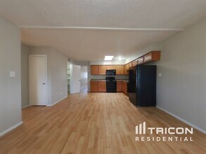 4121 W Griswold Rd in Phoenix, AZ - Building Photo - Building Photo