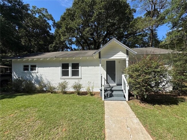 property at 904 Pansy Ct