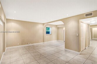 8002 SW 5th St in North Lauderdale, FL - Building Photo - Building Photo