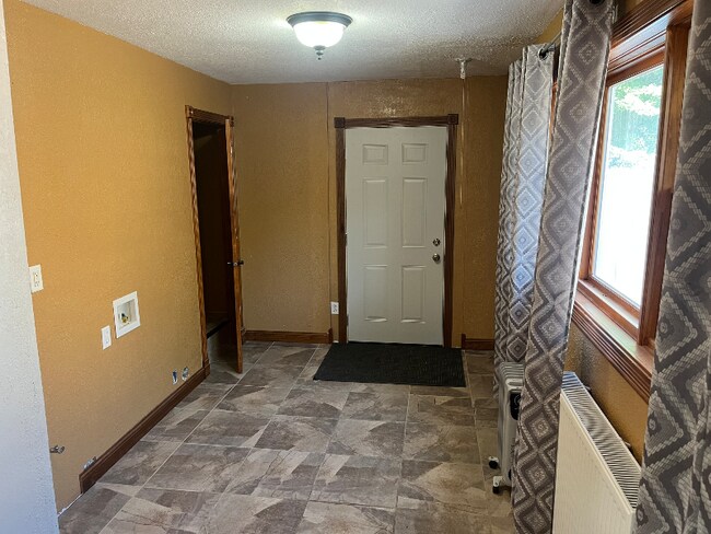 1543 Bush St in Red Wing, MN - Building Photo - Building Photo