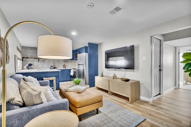 property at 1319 S Lincoln St