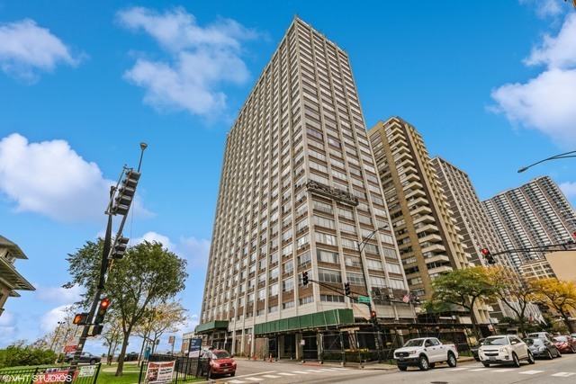 property at 6171 N Sheridan Rd