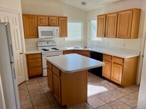 92 N 2040 E St in Saint George, UT - Building Photo - Building Photo