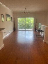 5960 W Sample Rd in Coral Springs, FL - Building Photo - Building Photo