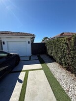 15022 SW 30th St in Miami, FL - Building Photo