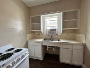 102 Stiles St in Houston, TX - Foto de edificio - Building Photo