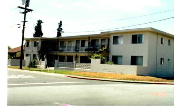 555 Via Manzanas in San Lorenzo, CA - Building Photo - Building Photo