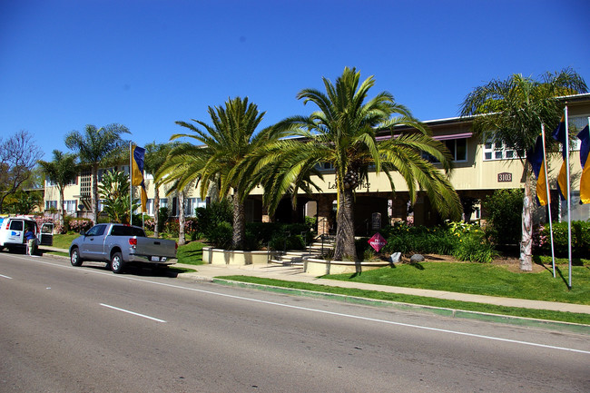 Coral Bay Summit in San Diego, CA - Building Photo - Building Photo