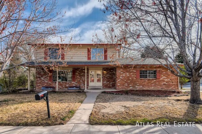 2994 Whileaway Cir E