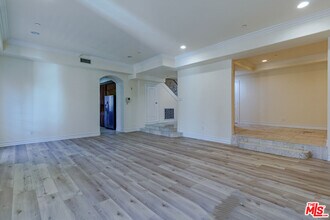 132 Crescent Dr in Beverly Hills, CA - Building Photo - Building Photo