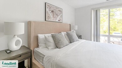 6220 Springhill Dr, Unit 9300-204 in Greenbelt, MD - Foto de edificio - Building Photo