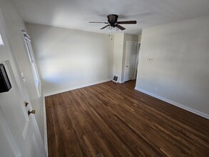 3549 St Sebastian Ln in St. Ann, MO - Foto de edificio - Building Photo