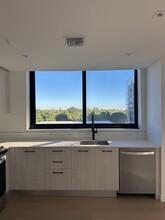 60 NW 31st St, Unit B8 in Miami, FL - Foto de edificio - Building Photo