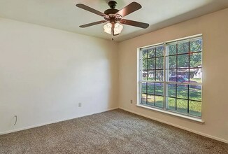 1517 Fox St in Bossier City, LA - Foto de edificio - Building Photo