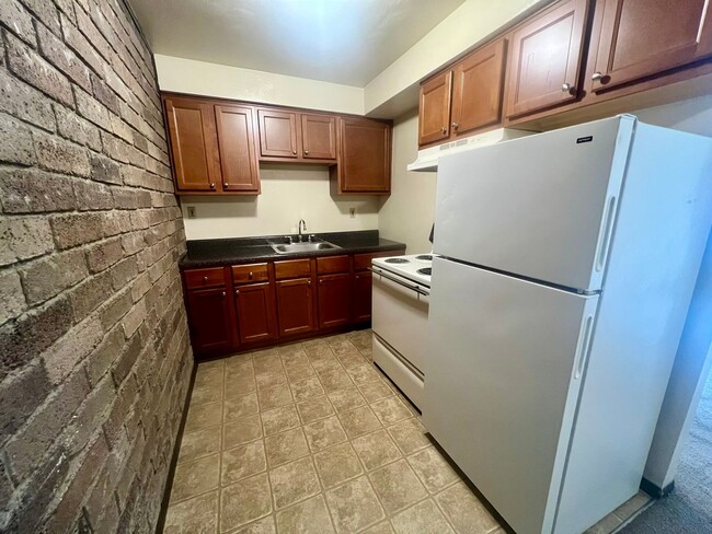 property at 103 Kellywood Manor
