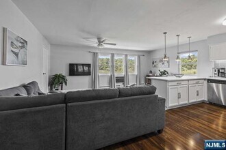133 N Maple Ave in Park Ridge, NJ - Foto de edificio - Building Photo