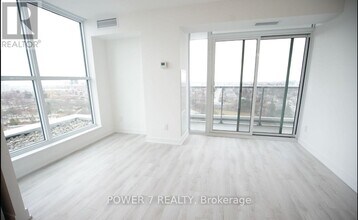 160 Flemington Rd in Toronto, ON - Building Photo - Building Photo