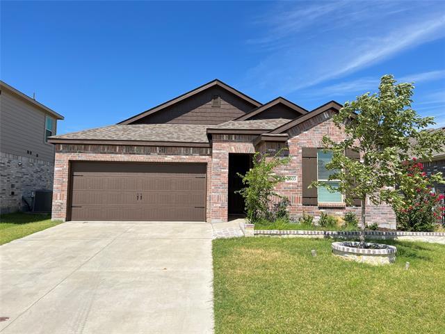 property at 2605 Warren Ln