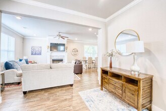 909 W Eagle St in Fayetteville, AR - Building Photo - Building Photo