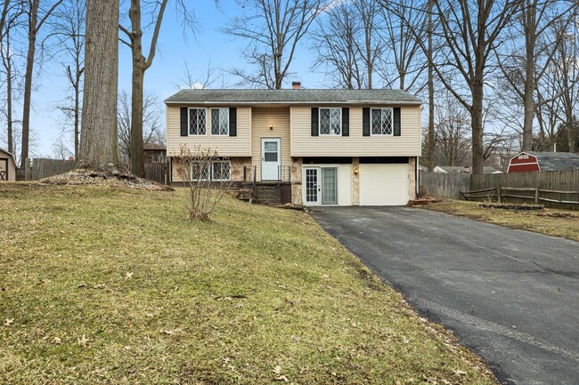 property at 1915 Burr Oaks Ct