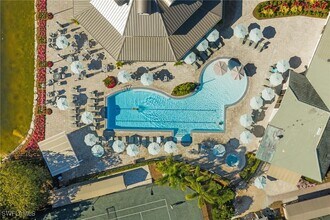 2215 Chesterbrook Ct in Naples, FL - Building Photo - Building Photo