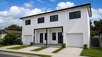 1541 NW 69th Terrace in Miami, FL - Building Photo