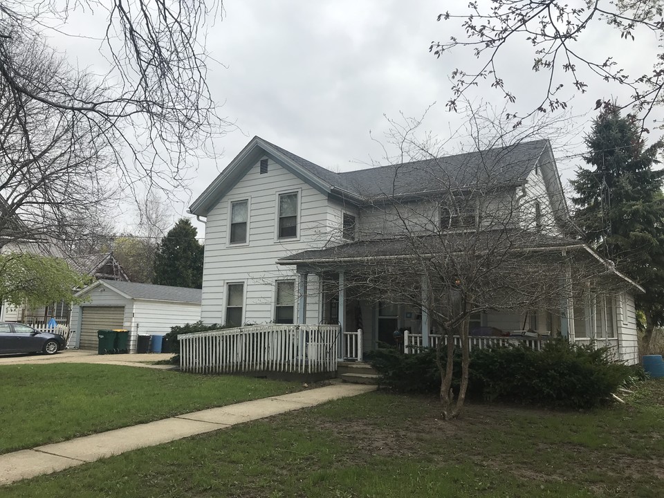 420 Lum Ave in Waterloo, WI - Building Photo