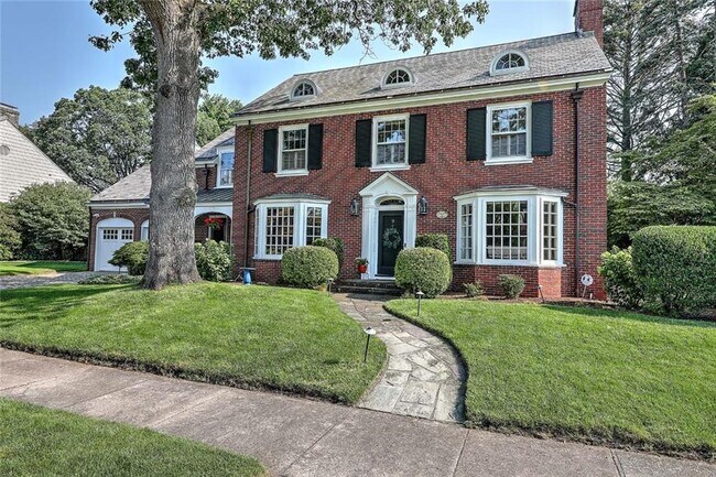 9 Kenilworth Wy in Pawtucket, RI - Building Photo - Building Photo