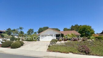17873 Sintonte Dr in San Diego, CA - Building Photo