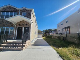 330 Taylor Ave in Bronx, NY - Building Photo