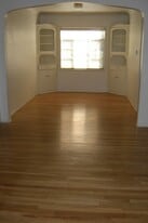 402 N Santa Ana Ave in Modesto, CA - Building Photo