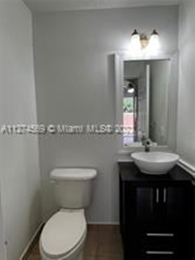 10584 SW 6th St in Pembroke Pines, FL - Building Photo - Building Photo