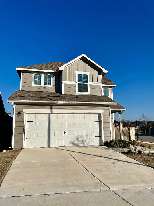 100 Red Buckeye Loop in Liberty Hill, TX - Building Photo