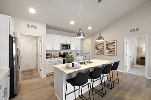 17968 Galleria Ln in Clinton Township, MI - Building Photo