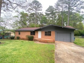 904 Carson Ln SW in Jacksonville, AL - Building Photo