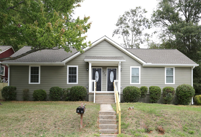 655 Frasier St SE in Marietta, GA - Building Photo - Building Photo