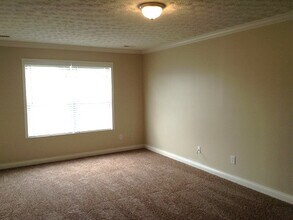 11 Sparrow Ln in Amelia, OH - Building Photo - Building Photo