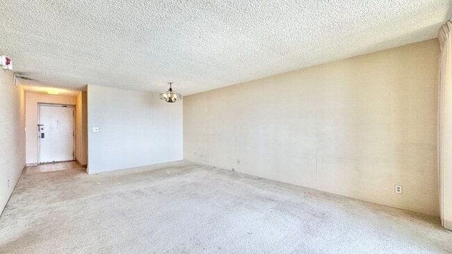 1600 Ala Moana Blvd in Honolulu, HI - Building Photo - Building Photo