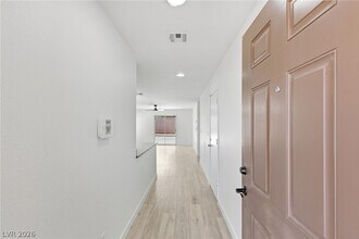 3245 Aiken Way in North Las Vegas, NV - Building Photo - Building Photo