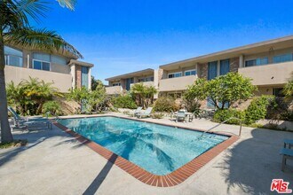 4710 La Villa Marina in Marina Del Rey, CA - Building Photo - Building Photo