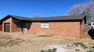 214 N 23rd St in Lamesa, TX - Building Photo - Building Photo