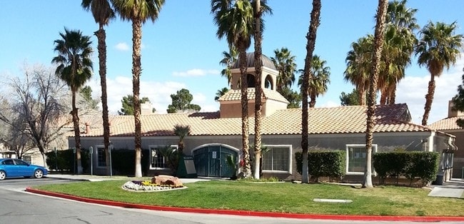 Meadows Condominiums in Las Vegas, NV - Foto de edificio - Building Photo
