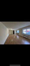 2704 W Lunt Ave, Unit 104 in Chicago, IL - Building Photo - Building Photo
