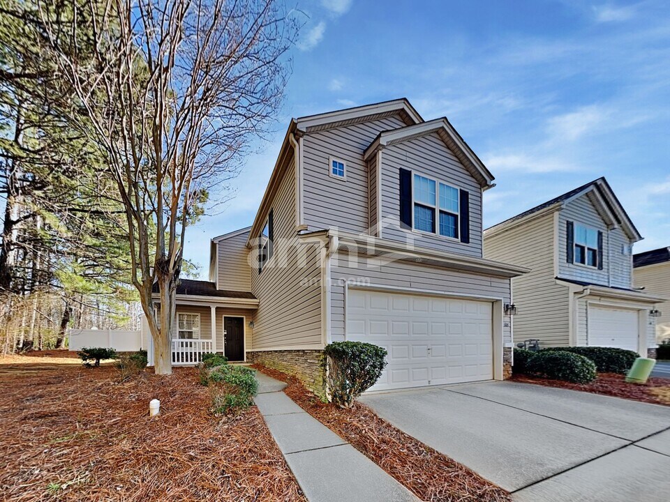 606 Windcroft Cir NW in Acworth, GA - Building Photo
