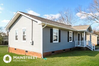 137 E Ridge Cir in Clayton, NC - Building Photo - Building Photo